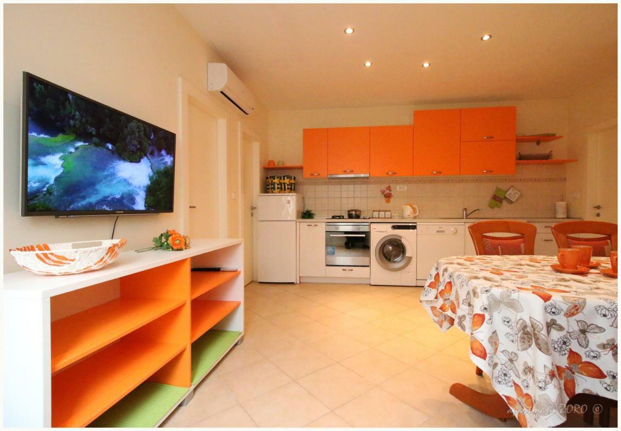 Apartments Zoro Primošten Екстериор снимка